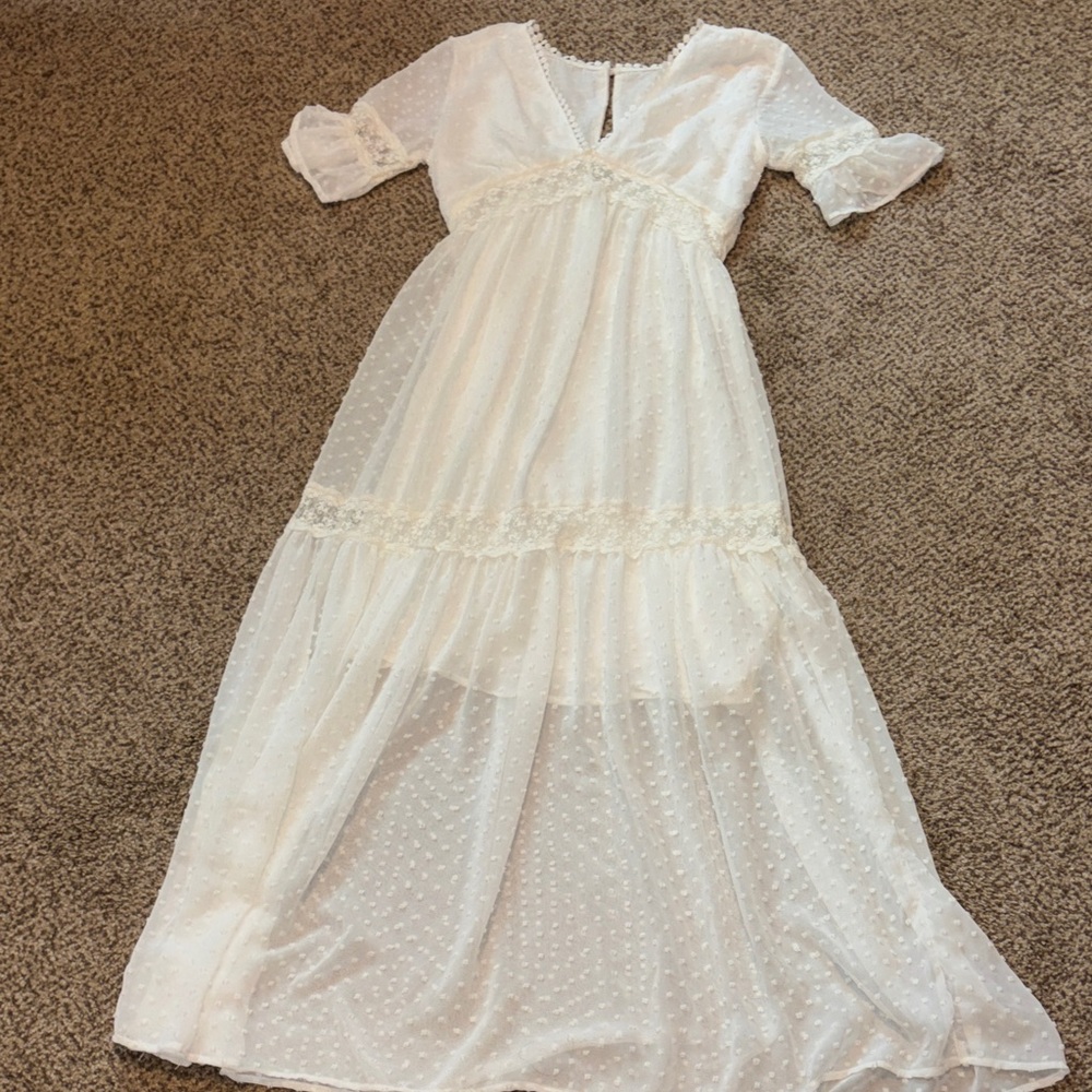 Vintage White Lace Maxi Dress  Small